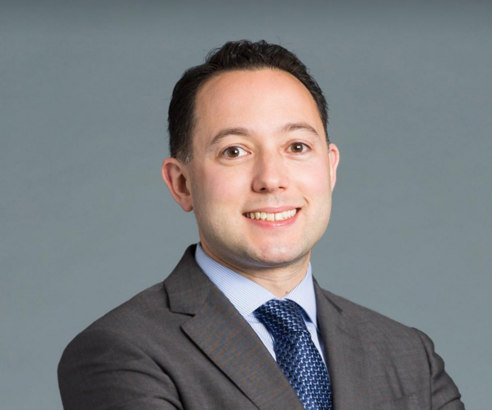 Dr. Jonathan Kahn headsot